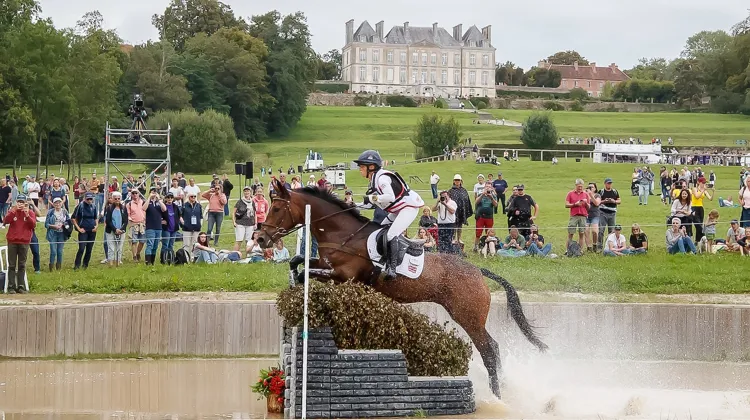 Rosalind Canter et Lordships Graffalo lors des Européens du Haras du Pin, en 2023. 