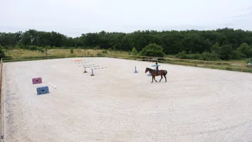 La complétiste française Marie-Charlotte Fuss est en train de mener son projet d’écurie active à Samatan, près de Toulouse.