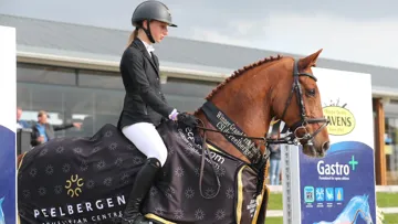 Laure Tijskens et Navayo, vainqueurs du Grand Prix du CSIO de Kronenberg en septembre. 