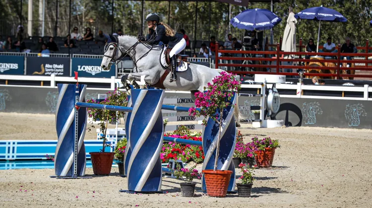 Inès Joly en selle sur Caliope de l'Abbaye à Abou Dabi
