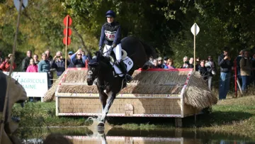 Déjà en tête du championnat des chevaux de six ans avec Tara Van Het Leliehof, Lara de Liedekerke-Meier a assuré le doublé avec Hélios cet après-midi. 