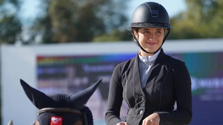 Présente à Oliva cette semaine, Léona Mermillod-Barron a été contrainte de rester sur place après que des cas de virus HEV-1 aient été détectés.