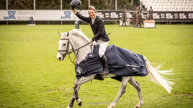 Jesus Echevarria Garmendia a savouré son tour d’honneur. 
