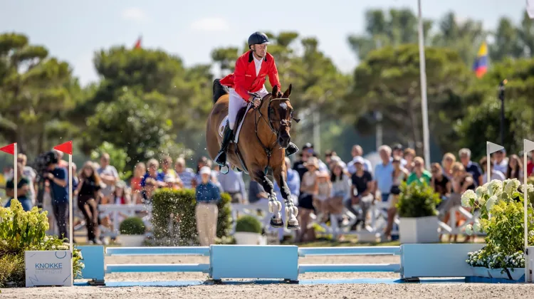 Né en 2009, le meilleur produit de l’élevage van T&L est sûrement le beau Delux, qui a accompagné le Belge Niels Bruynseels jusqu’au plus haut niveau. Ils sont ici au CSIO 5* de Knokke, en juillet 2022.