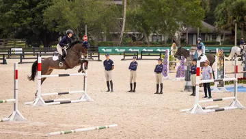 Samedi 6 janvier, Katie Prudent a dispensé deux leçons de gymnastique à l’obstacle au cours d’un stage organisé par la Fédération équestre américaine. 