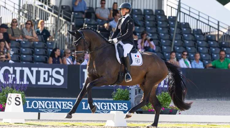 Camille Judet-Chéret et Emoji JCD SL aux Mondiaux des Jeunes Chevaux de cinq ans, en 2024. 