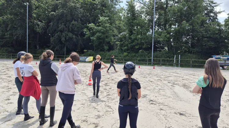 Une formation professionnalisante en alternance, pour acquérir des compétences concrètes et faciliter l’insertion dans le secteur hippique.