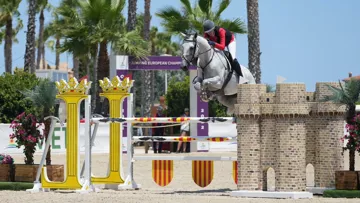 En plus de son sacre par équipes, Evelyne Putters est en tête du championnat individuel! 