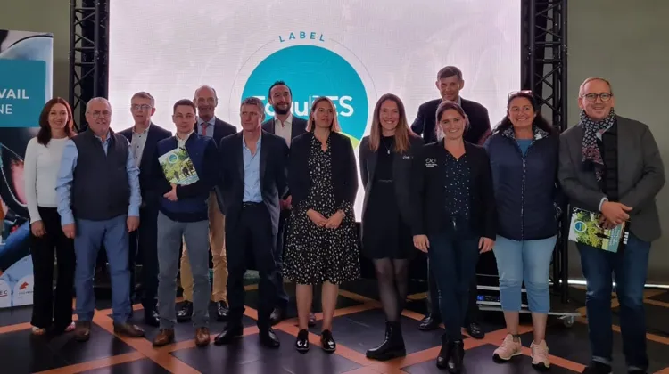Les équipes de l’AFASEC, d’EquuRES et d’Équi-ressources ont inauguré le label EquuRES bien-être au travail à l’hippodrome de Vincennes.