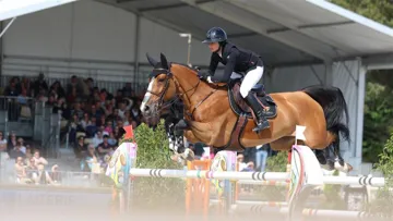 Nina Mallevaey et Nikka vd Bisschop sont en tête du championnat de France. 