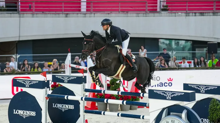 Simon Delestre remporte une deuxième épreuve sur le Rocher. 