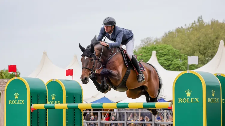 Steve Guerdat et Looping Luna, lauréats de l’épreuve majeure aujourd’hui outre-Manche. 