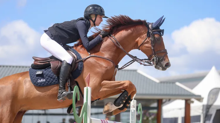 Pour atteindre ses objectifs, Eve Jobs a notamment fait l’acquisition de Zineday, vice-champion d’Europe en 2023 avec Philipp Weishaupt. 