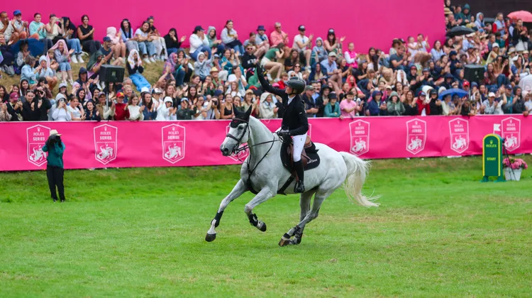 Sophie Hinners a mené Munin à la victoire dans le derby de Dinard