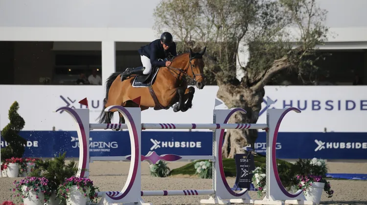 En selle sur Bluemuch des Baleine, Roger-Yves Bost s'est montré le plus rapide au barrage de l'épreuve phare du jour au CSI 5* de Grimaud.