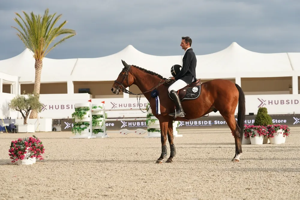 Nouvelle victoire pour Cookie de Vesvre, déjà habitué aux remises des prix.