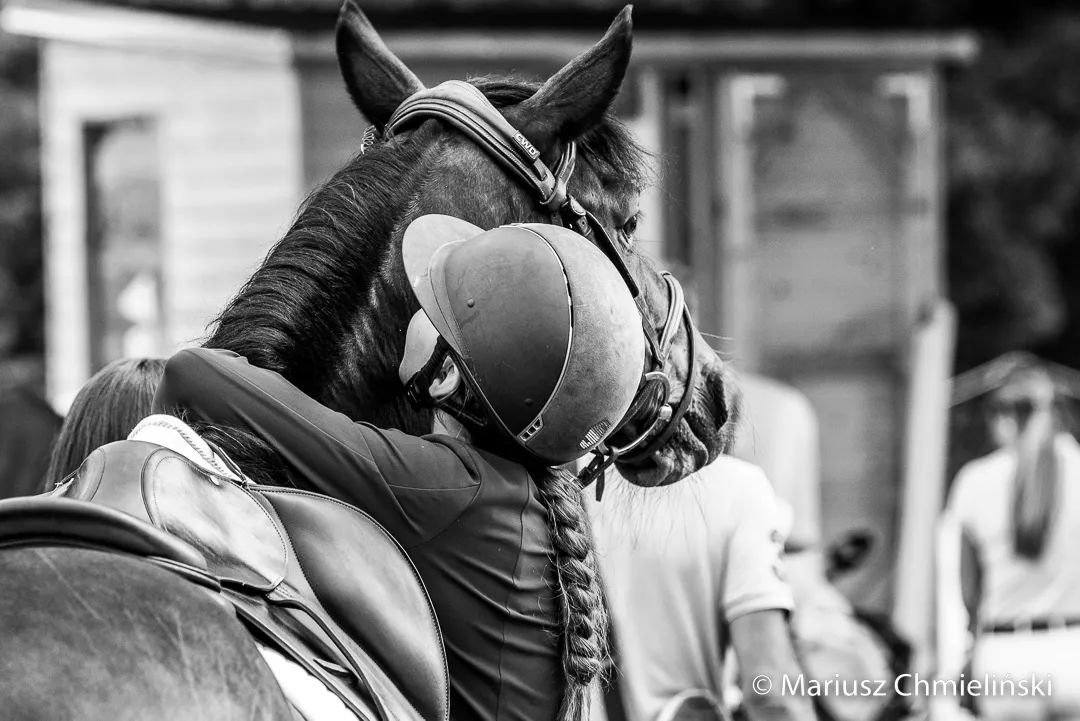 Instant émotion entre Lou Ann Beraud et Ungaro of Qofanny, quatrièmes en individuel.