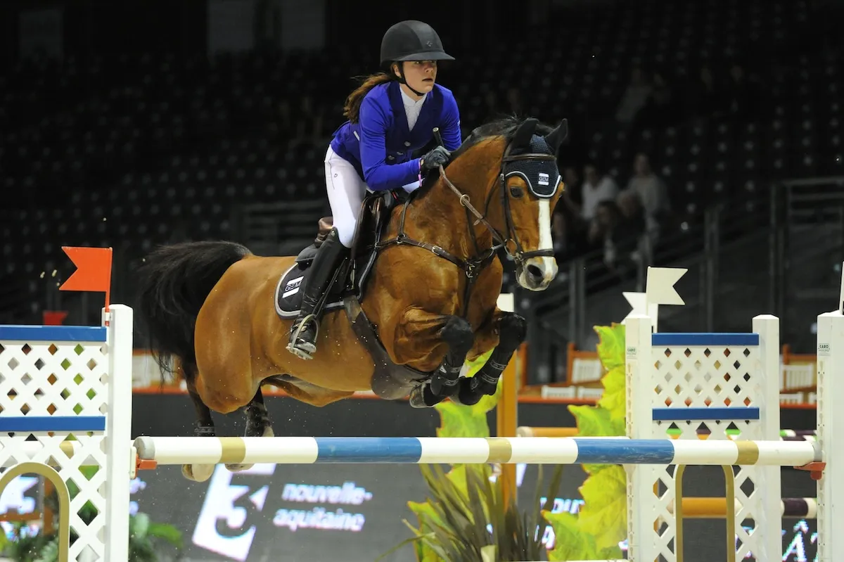 Quabar des Monceaux et Charlotte Lebas dans le Grand Prix 1,30m poney du Bordeaux International Jumping en 2017
