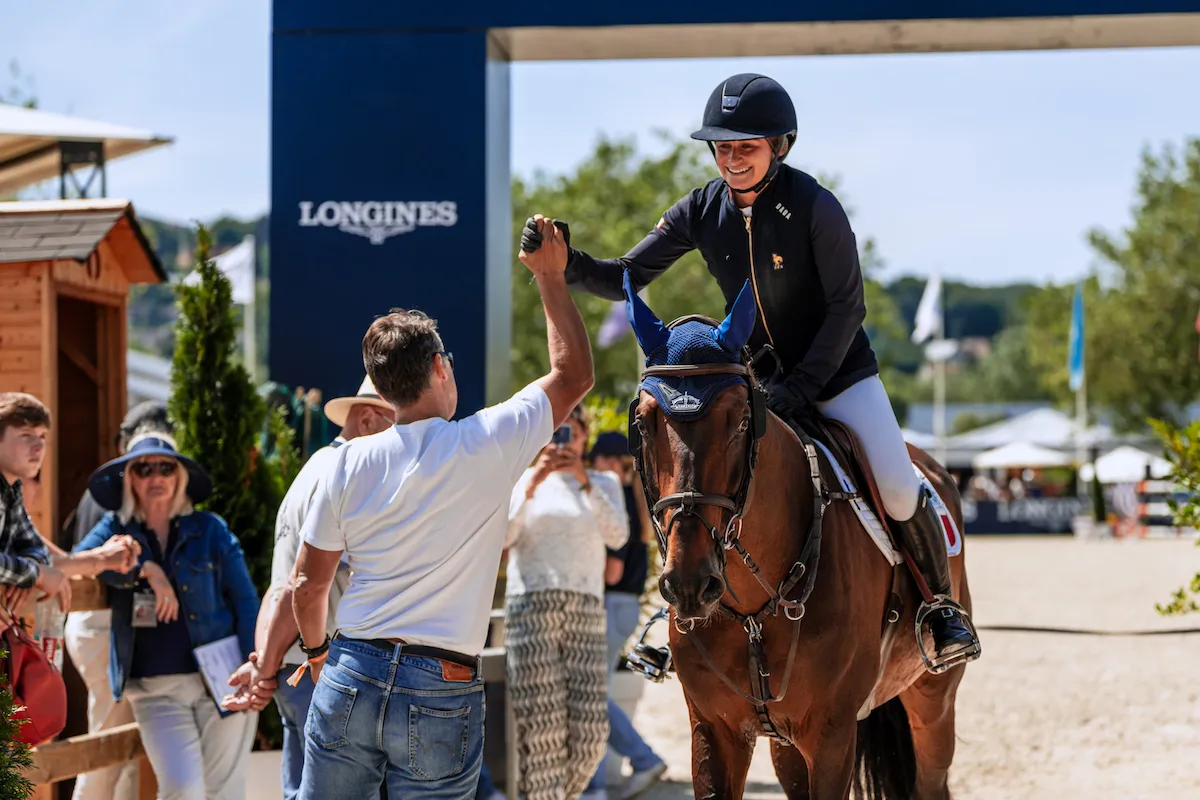 Jeanne Sadran et Dexter de Kerglenn ont signé un double sans-faute dès leur troisième Coupe des nations, à la grande joie de la Toulousaine et de son père, Olivier Sadran.