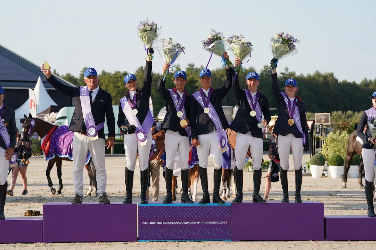 (de gauche à droite) Olivier Bost, Toscane Carloni Richard, Nohlan Vallat, Ewen China, Jack Conlon Gateau et Capucine Prudhomme.