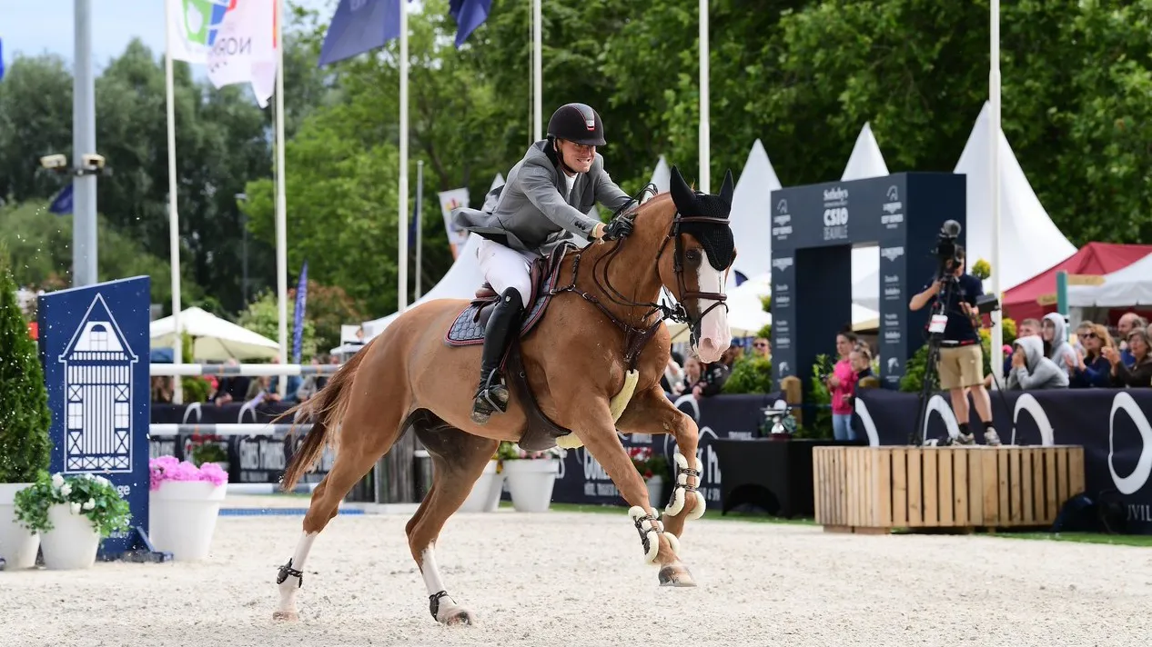 Andreas Schou et I Know lors du barrage du Grand Prix du Sotheby’s International Realty CSIO Deauville 