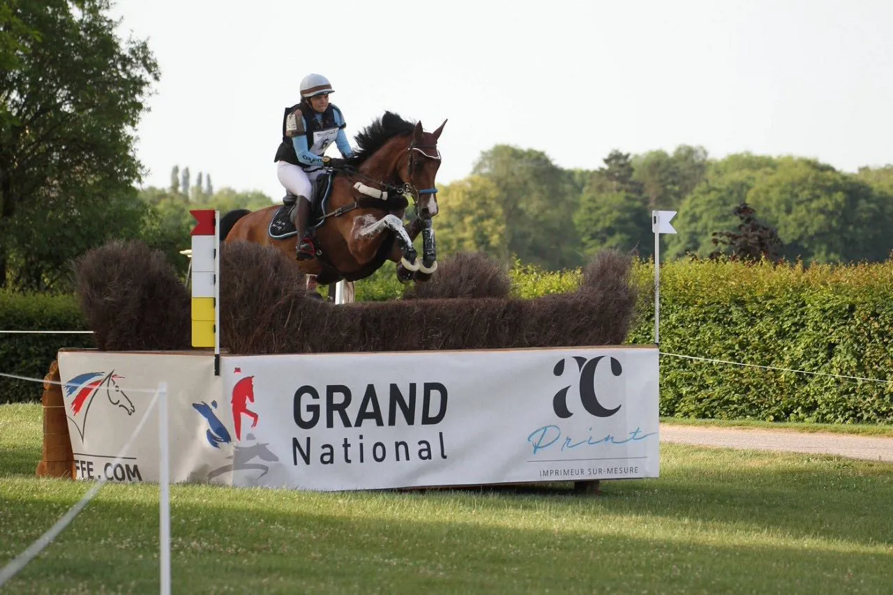 Elora de Artola a été la première à rentrer du cross sans incident.