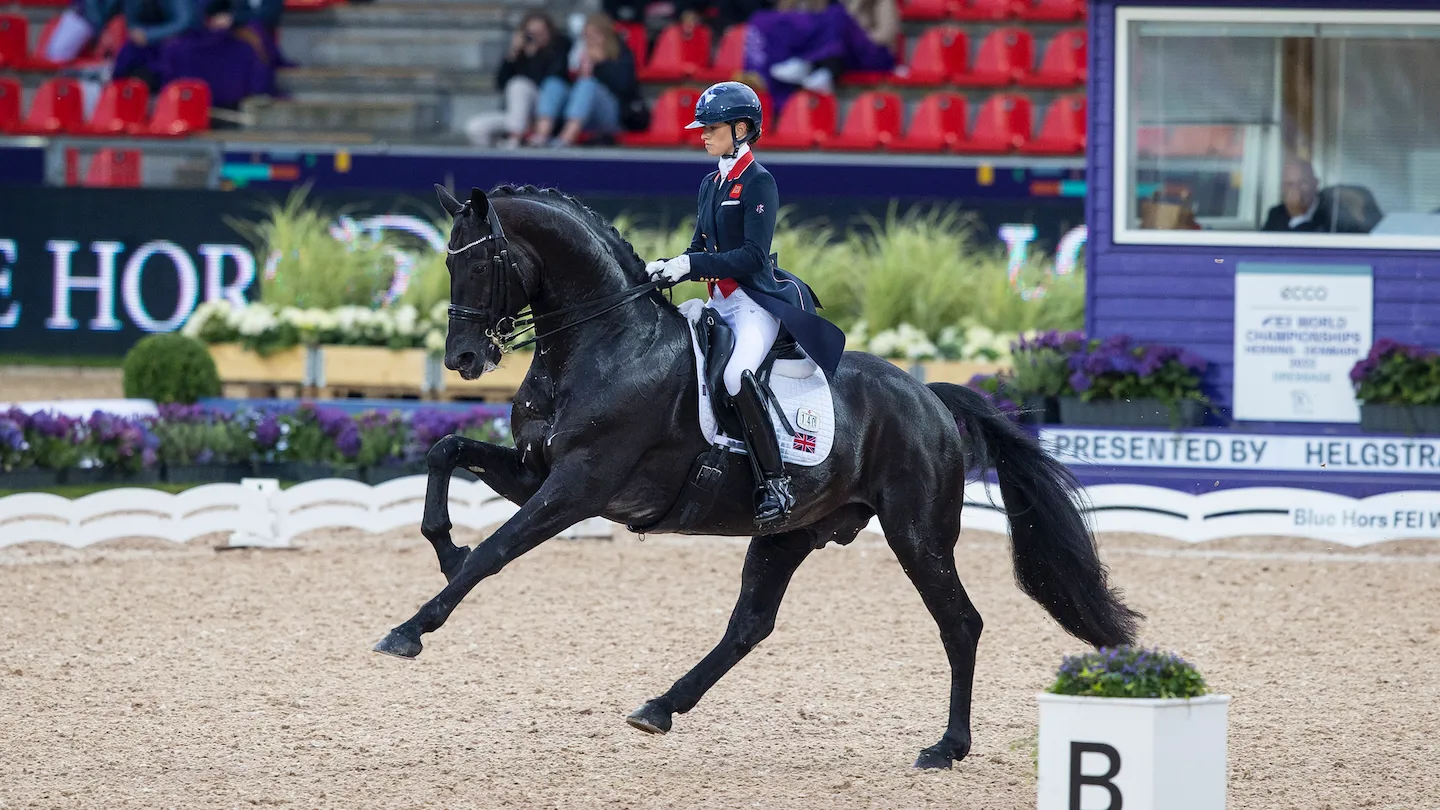 Savoureux mélange de puissance et de finesse, Charlotte Fry et Glamourdale ont signé la deuxième meilleure performance du Grand Prix. 