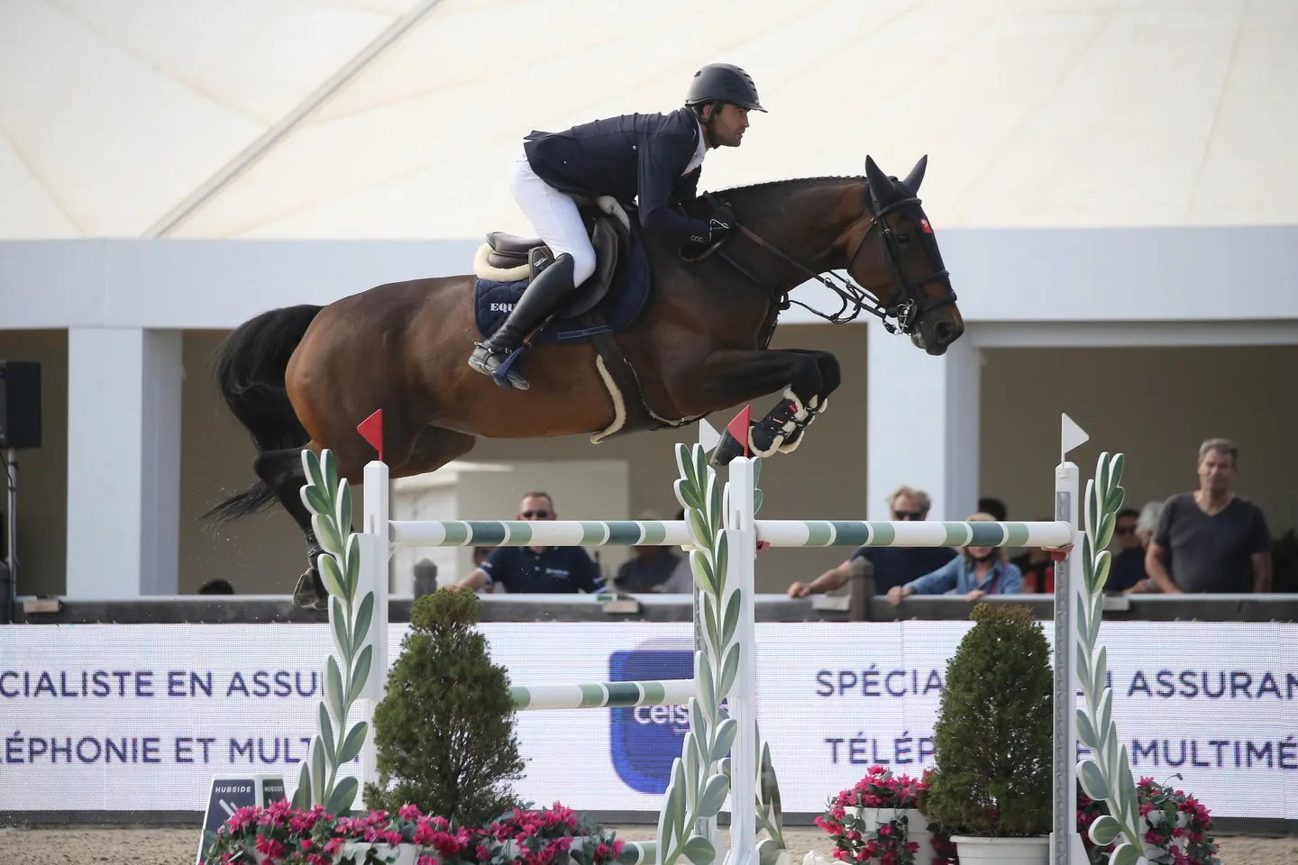 Olivier Perreau et GL Events Venizia d'Aiguilly, ici sur la piste de l'Hubside jumping de Grimaud, se sont une fois de plus montrés à leur avantage.