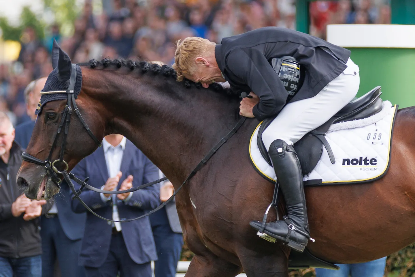 D’ordinaire si discret, Marcus Ehning a laissé jaillir son émotion lors de sa troisième victoire à Aix-la-Chapelle. 