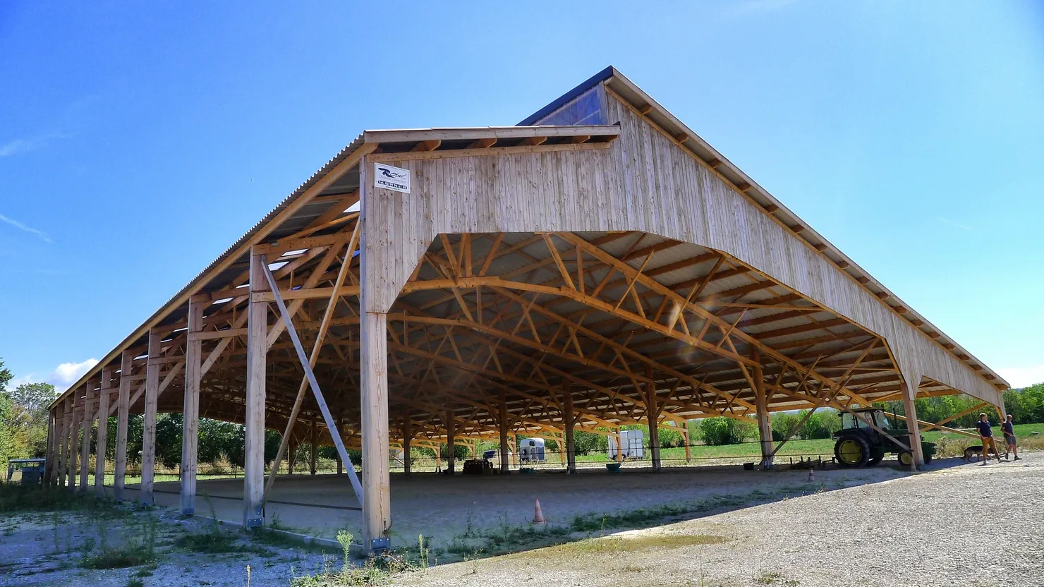 Les structures couvertes sont désormais très recherchées pour les panneaux photovoltaïques.