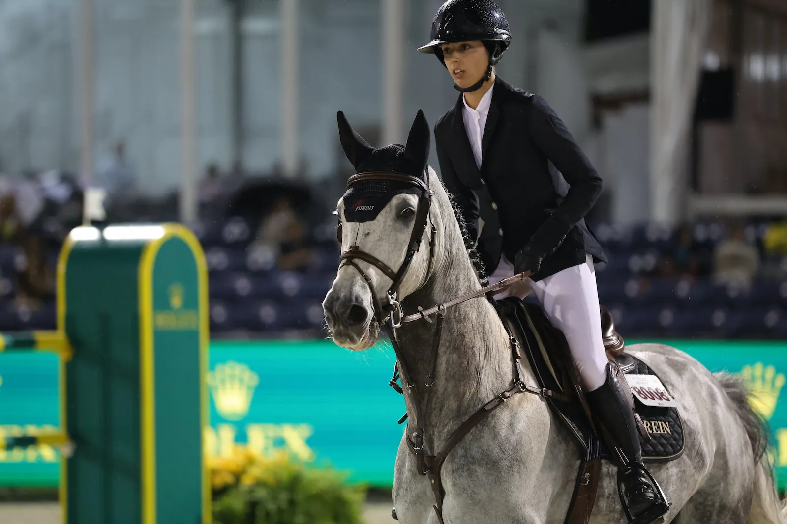 Trois mois par an, Nina vit et concourt aux États-Unis, notamment à Wellington, où elle est ici avec Cartier RS.