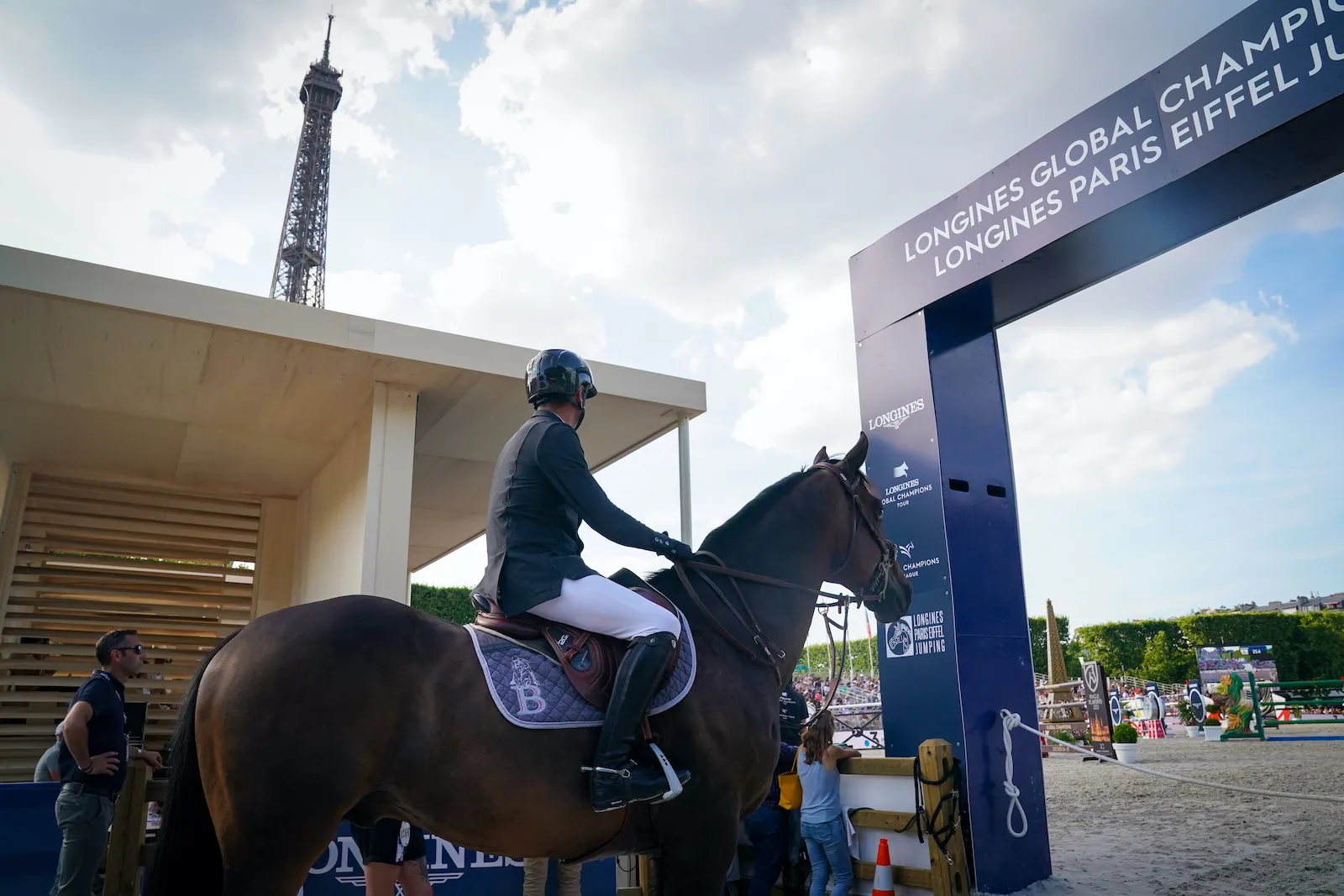 Concentration à l'entrée de piste pour Julien Épaillard et Donatello d'Auge.