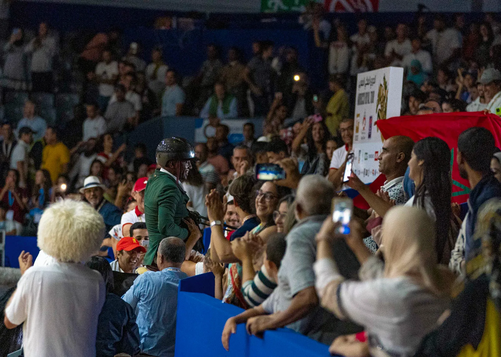 Le Marocain a pu mesurer son incoyable popularité à domicile.