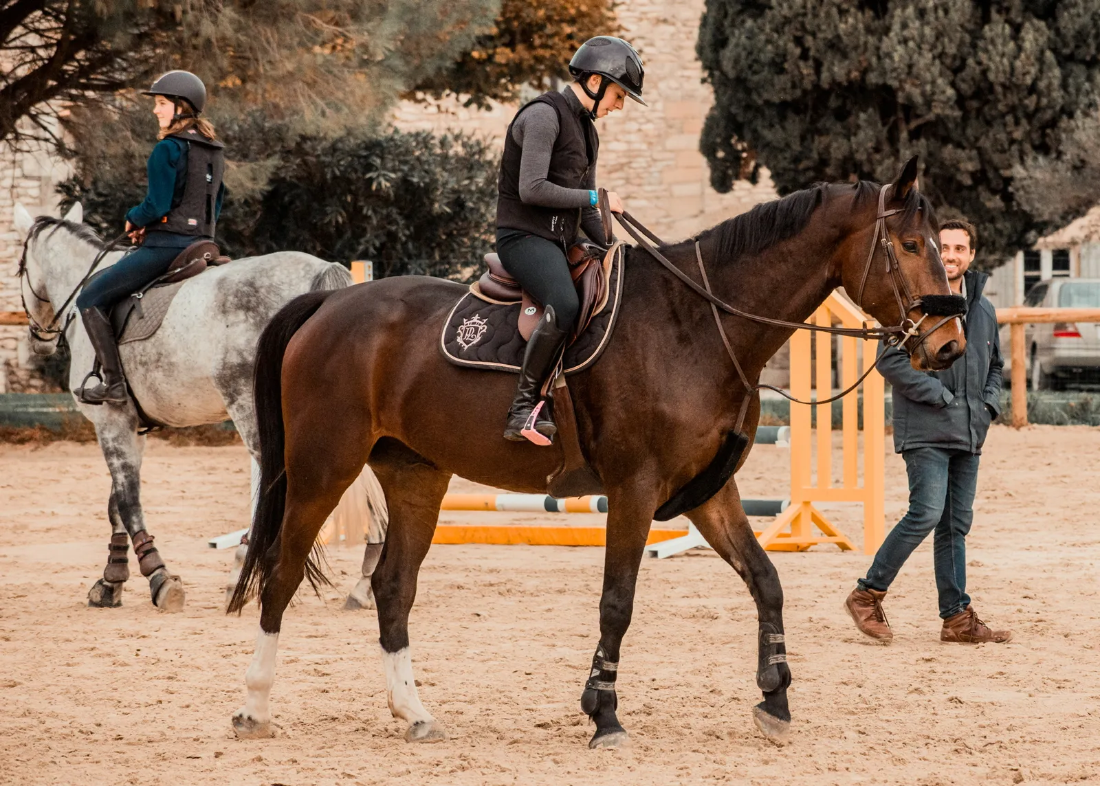 “J’aime autant accompagner des jeunes pendant une initiation que des cavaliers de niveau intermédiaire ou des entraîneurs”, dit cet enseignant profondément attaché à la notion de transmission.