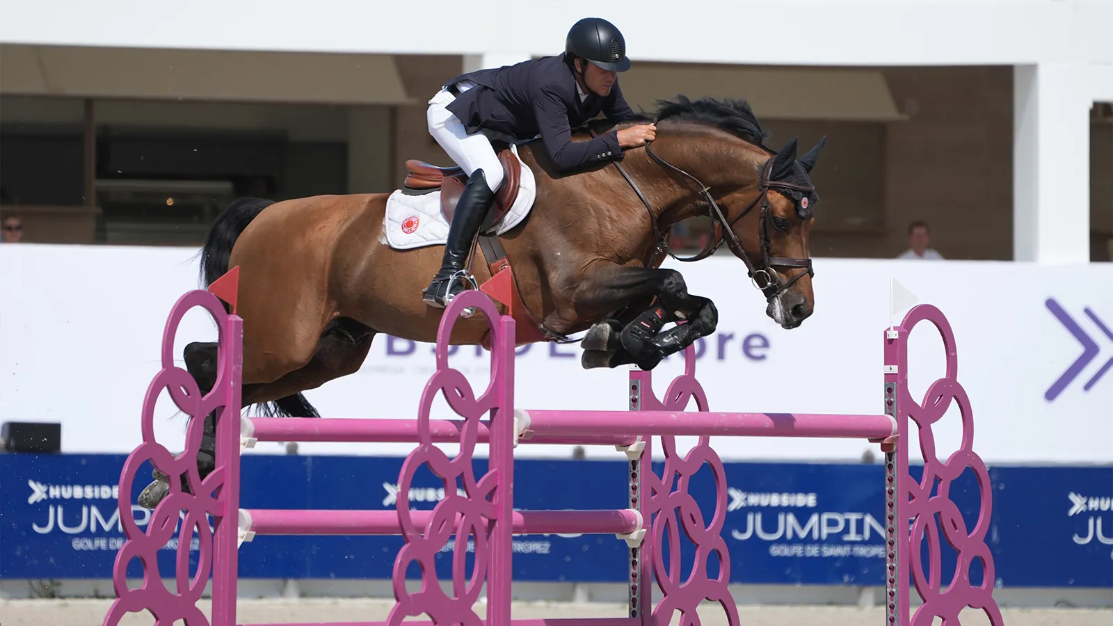 En selle sur son étalon de quatorze ans Boeckmanns Lord Pezi Junior, le cavalier brésilien Pedro Veniss a su être le plus rapide.