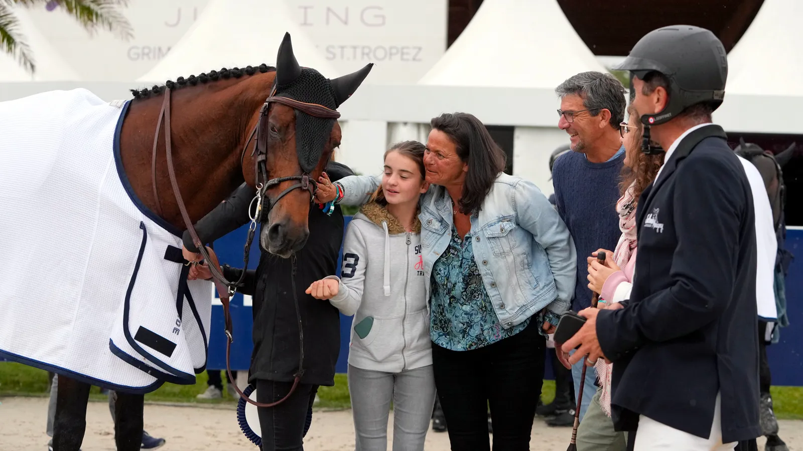 Après sa victoire à Grimaud, Atome avait été félicité non sans émotion par Laurence Waechter-Artaud, Alexandre Artaud et une partie de son entourage.