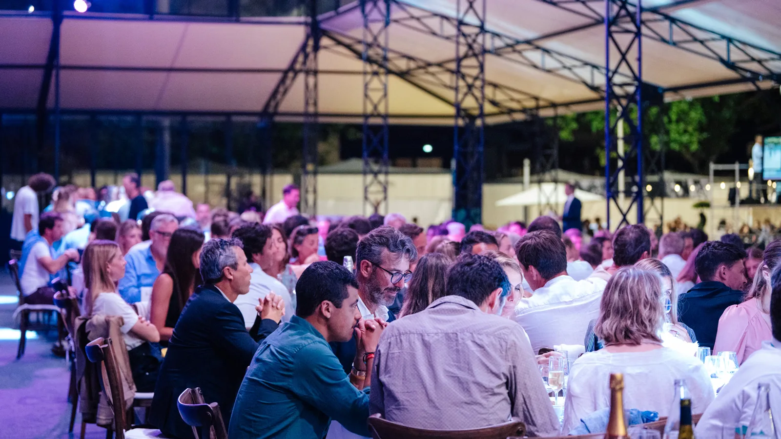 La quatrième édition de la Deauville Classic Auction s’est déroulée devant plusieurs centaines de personnes.