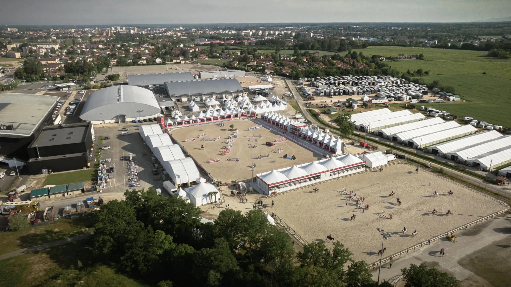 Le Jumping international de Bourg-en-Bresse vu d’en haut. 