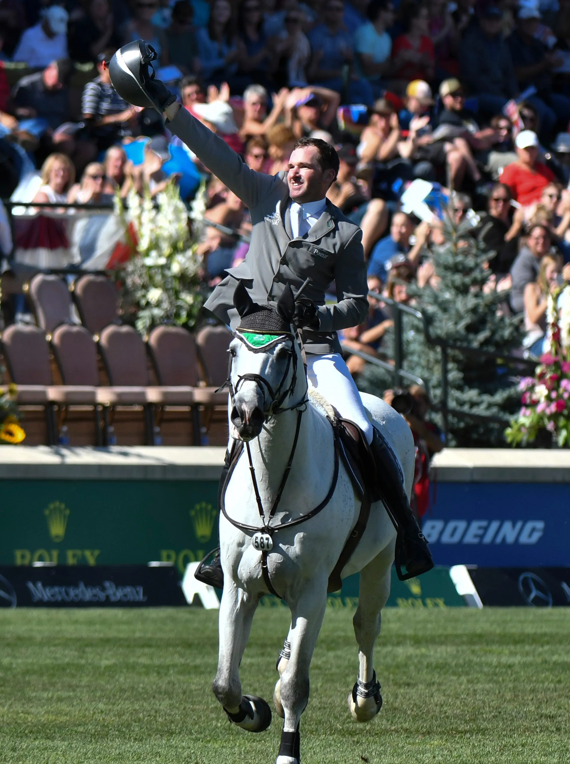 Philipp Weishaupt sur son fantastique gris LB Convall à la remise des prix.