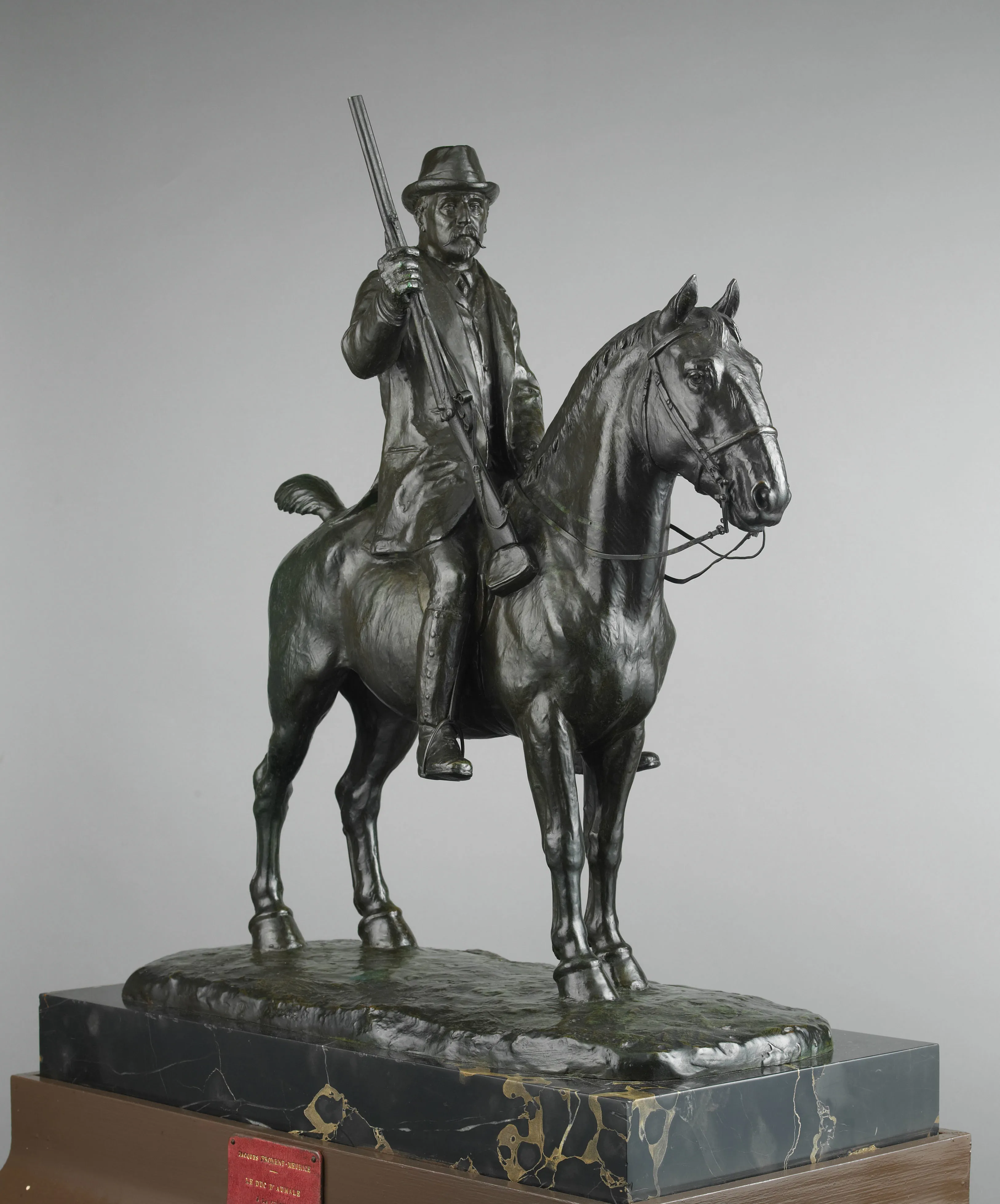 Le duc d’Aumale est presque toujours représenté à cheval.