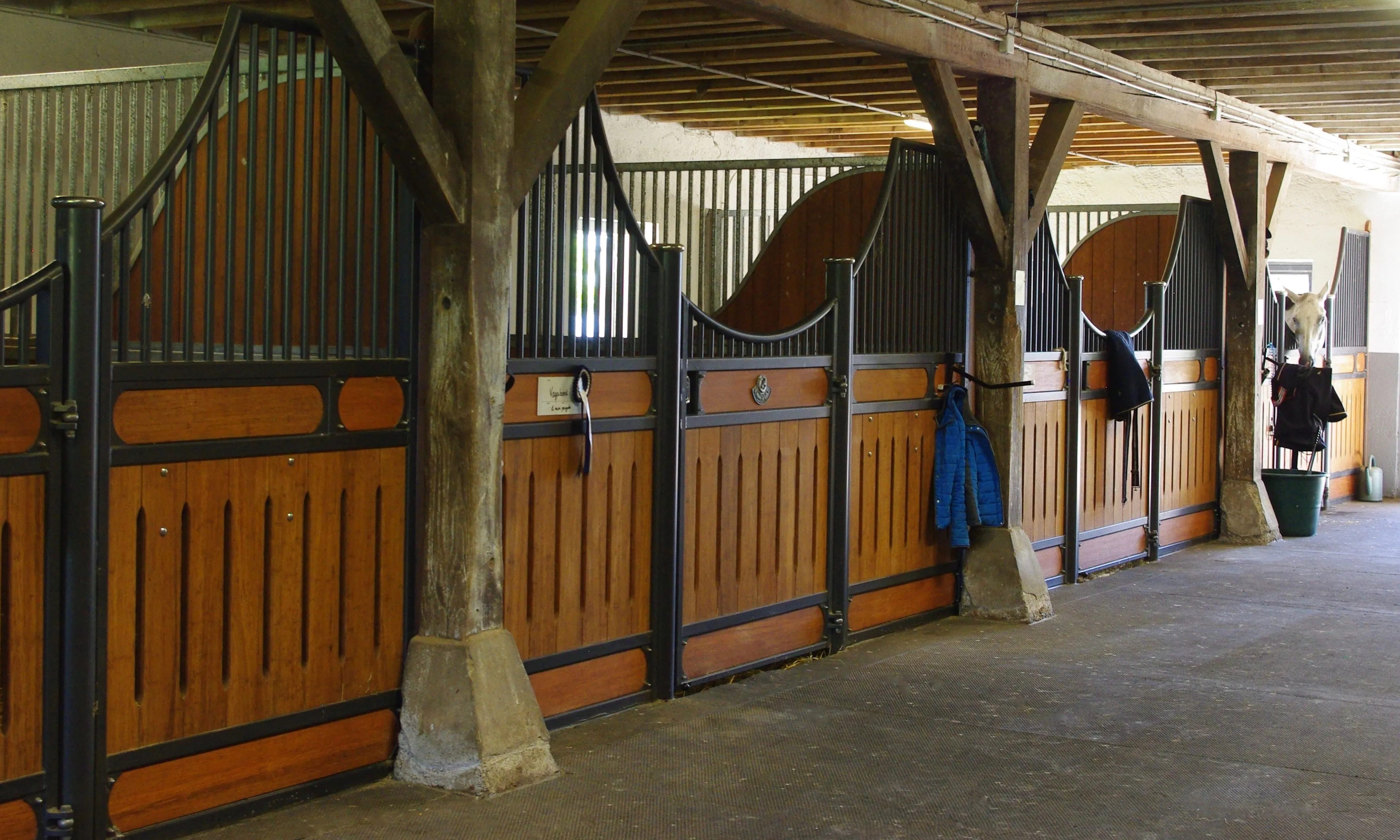L'écurie principale, vue de l'intérieur