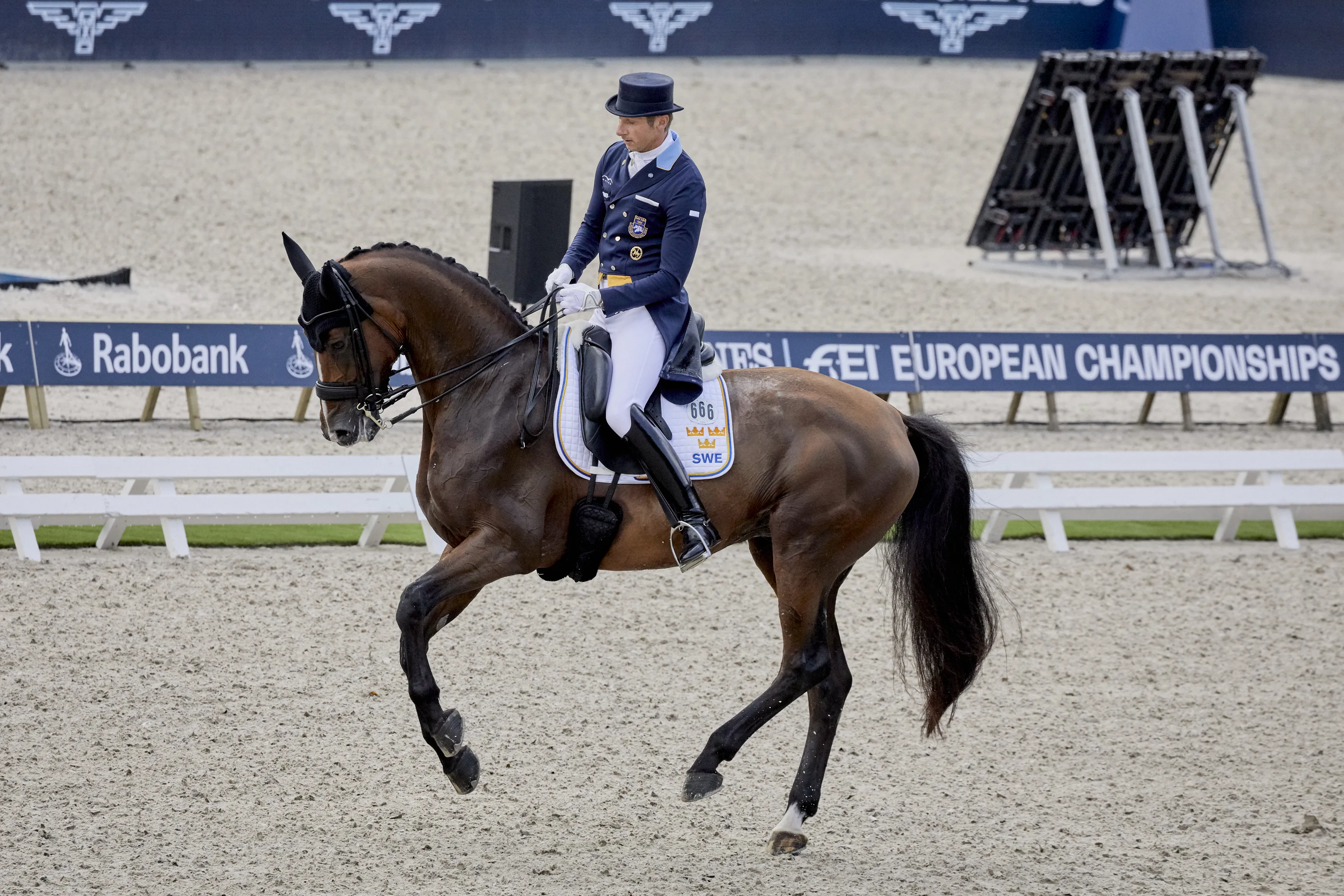 Profitant de l'élimination de Charlotte Dujardin, la Suède est montée sur le podium des Européens.
