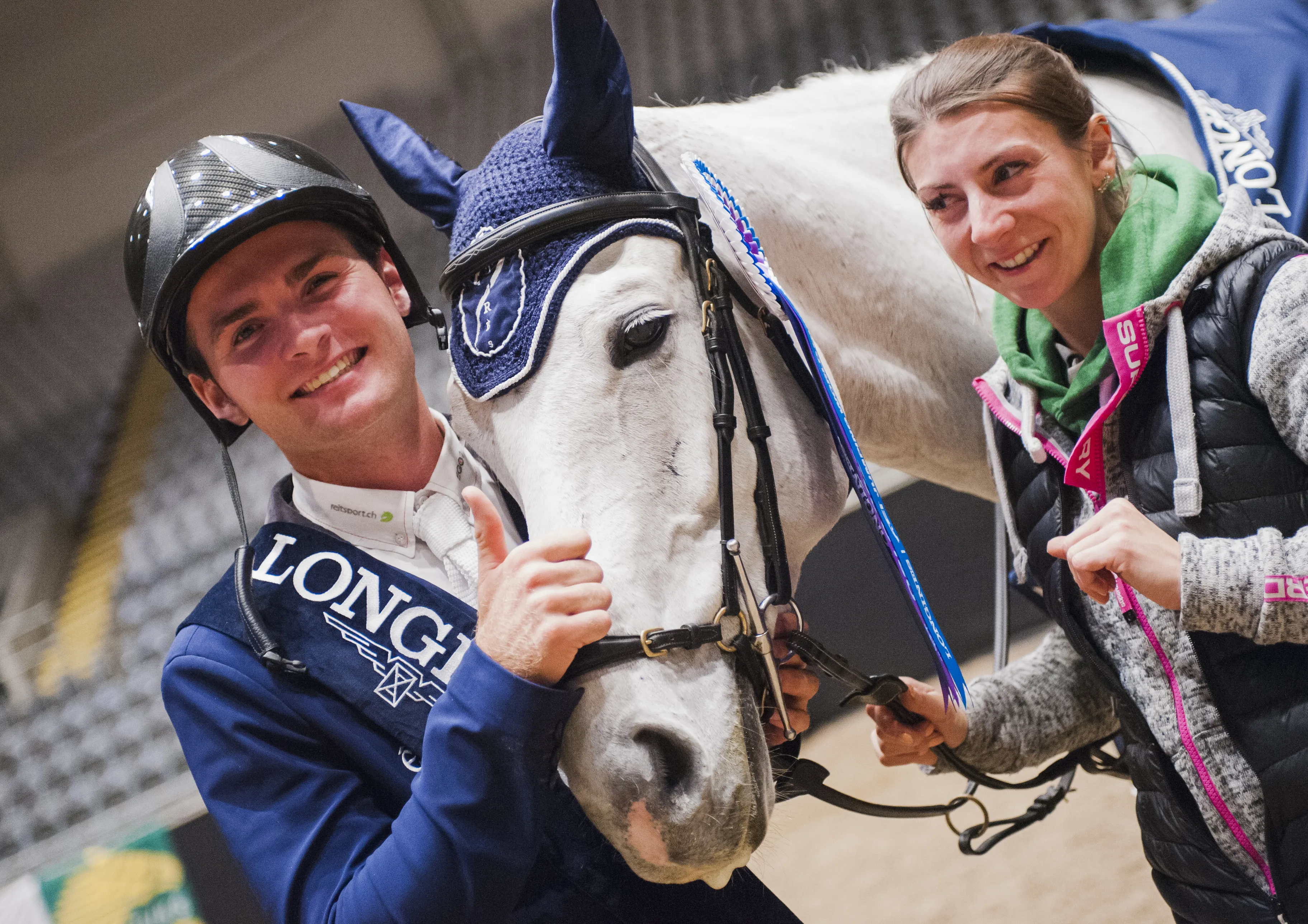 Bryan aux côtés de Clouzot de Lassus et de sa groom Mélusine après leur victoire dimanche.