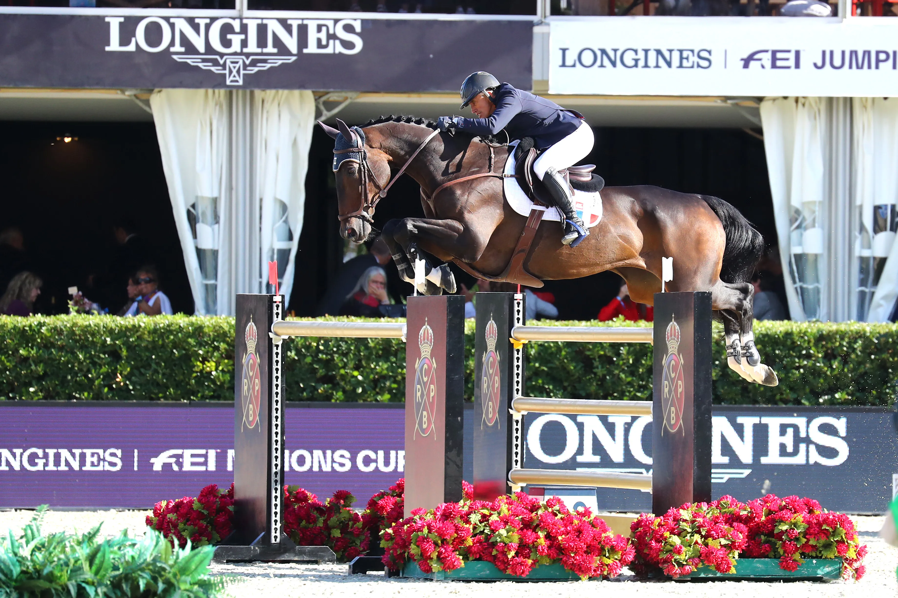 Dans la grande finale de la Coupe des nations Longines, Olivier Robert et Eros ont été rappelés en renfort.