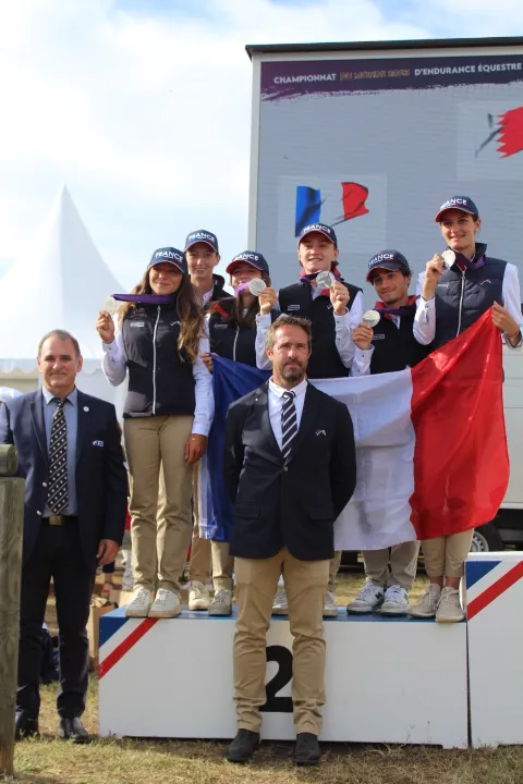 Ema Chazel, Garance Jullien, Lea Vandekerckhove, Pablo Tomas Arnaud et Victor Fabre Carlus ont accompli une belle performance collective.