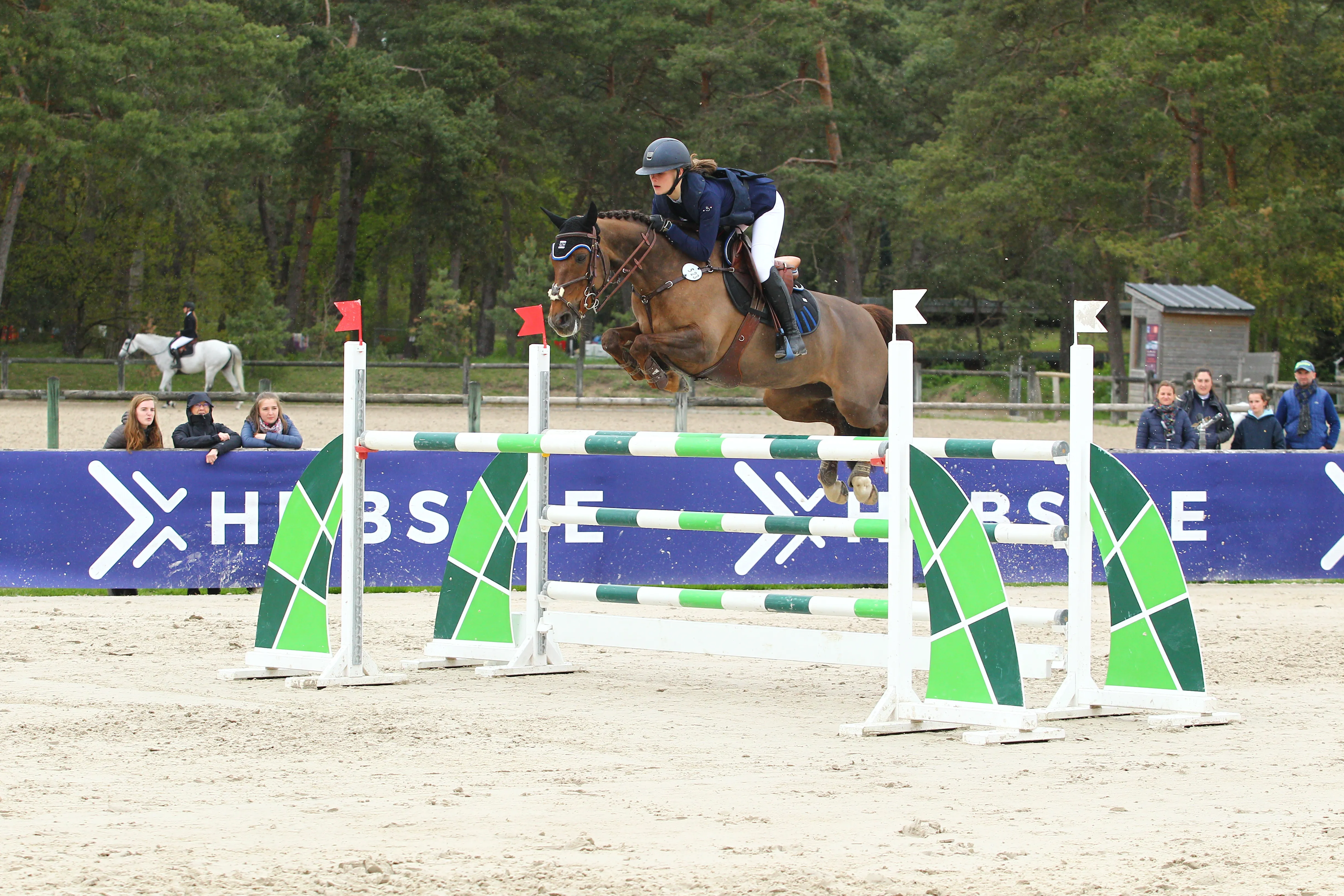 Romane Orhant est très satisfaite de la prestation de sa jument, malgré une petite barre