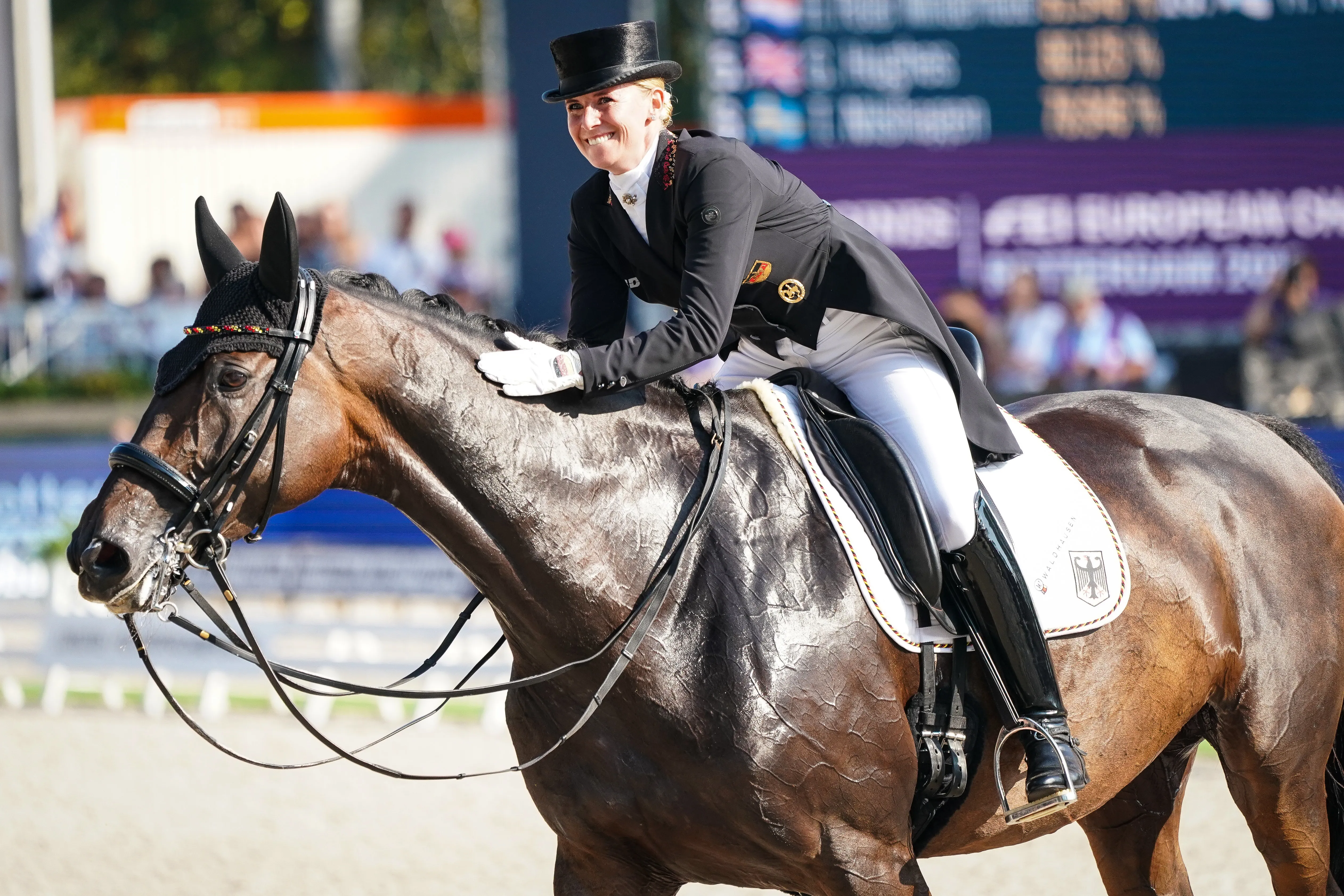 Sur une musique de Lalaland, Jessica von Bredow-Werndl a subjugué les tribunes avec Dalera BB.