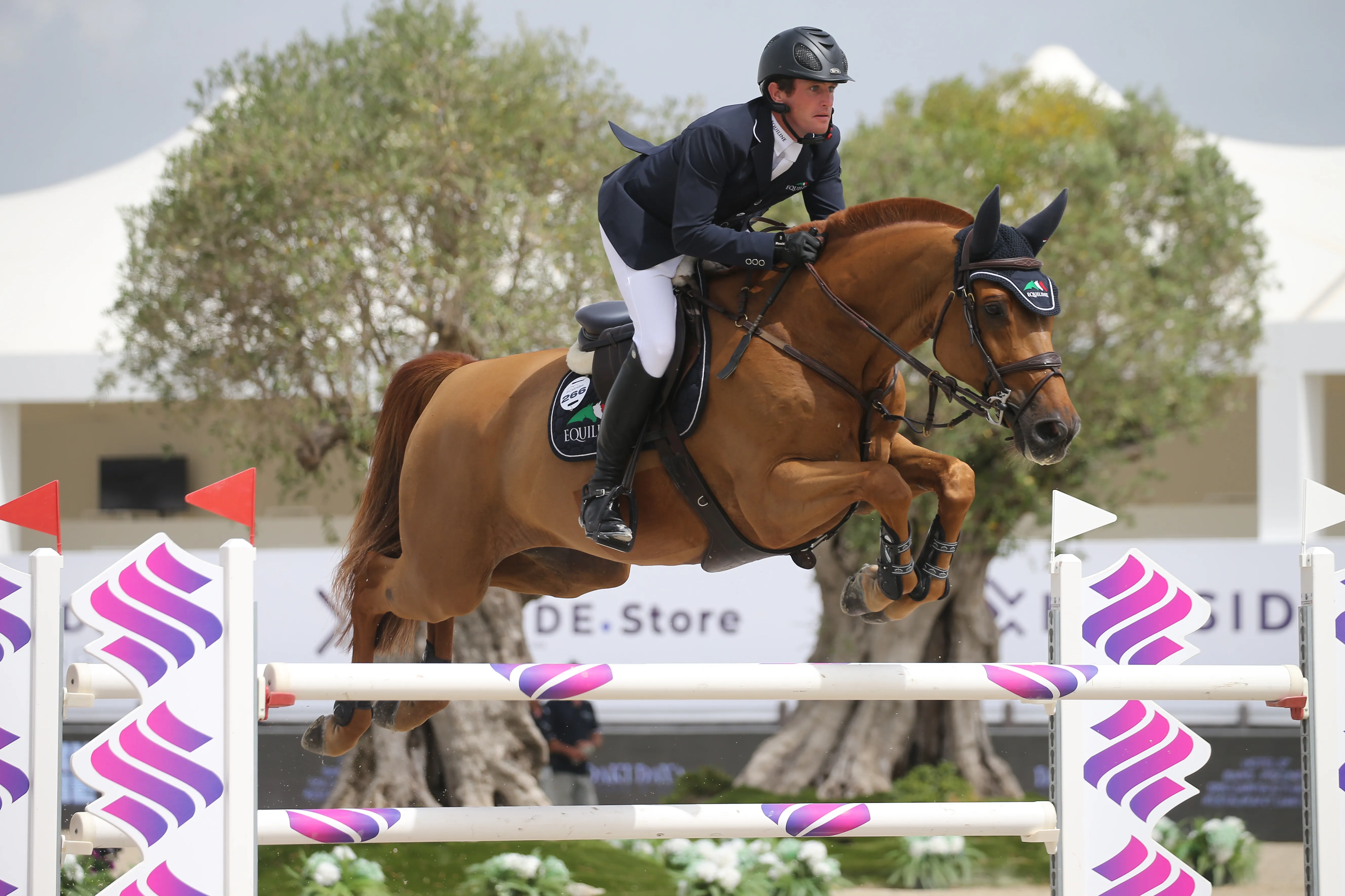 Darragh Kenny et Vinci de Beaufour en route vers leur toute première victoire internationale. 