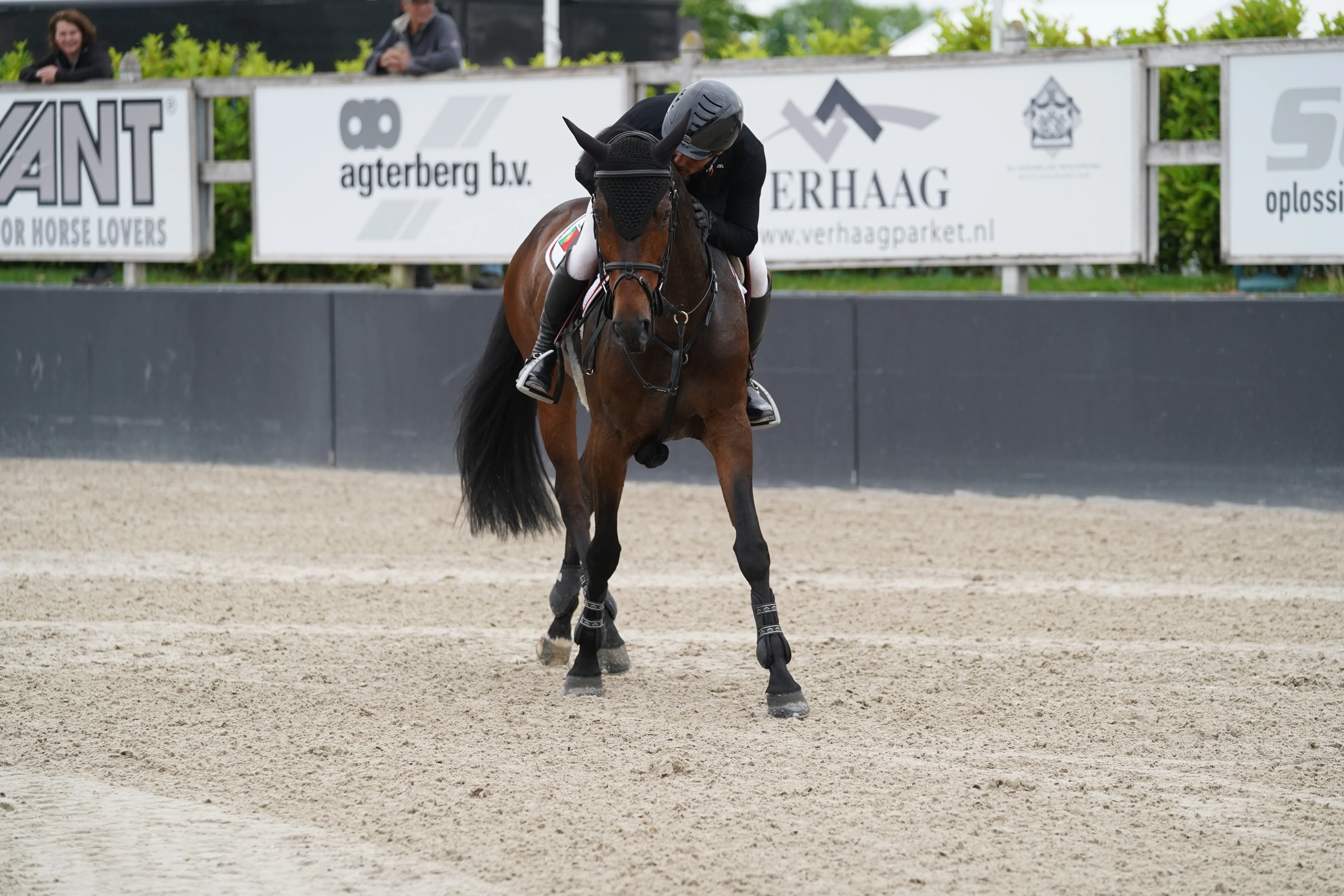 L'émotion était palpable pour le couple vainqueur en sortie de piste.