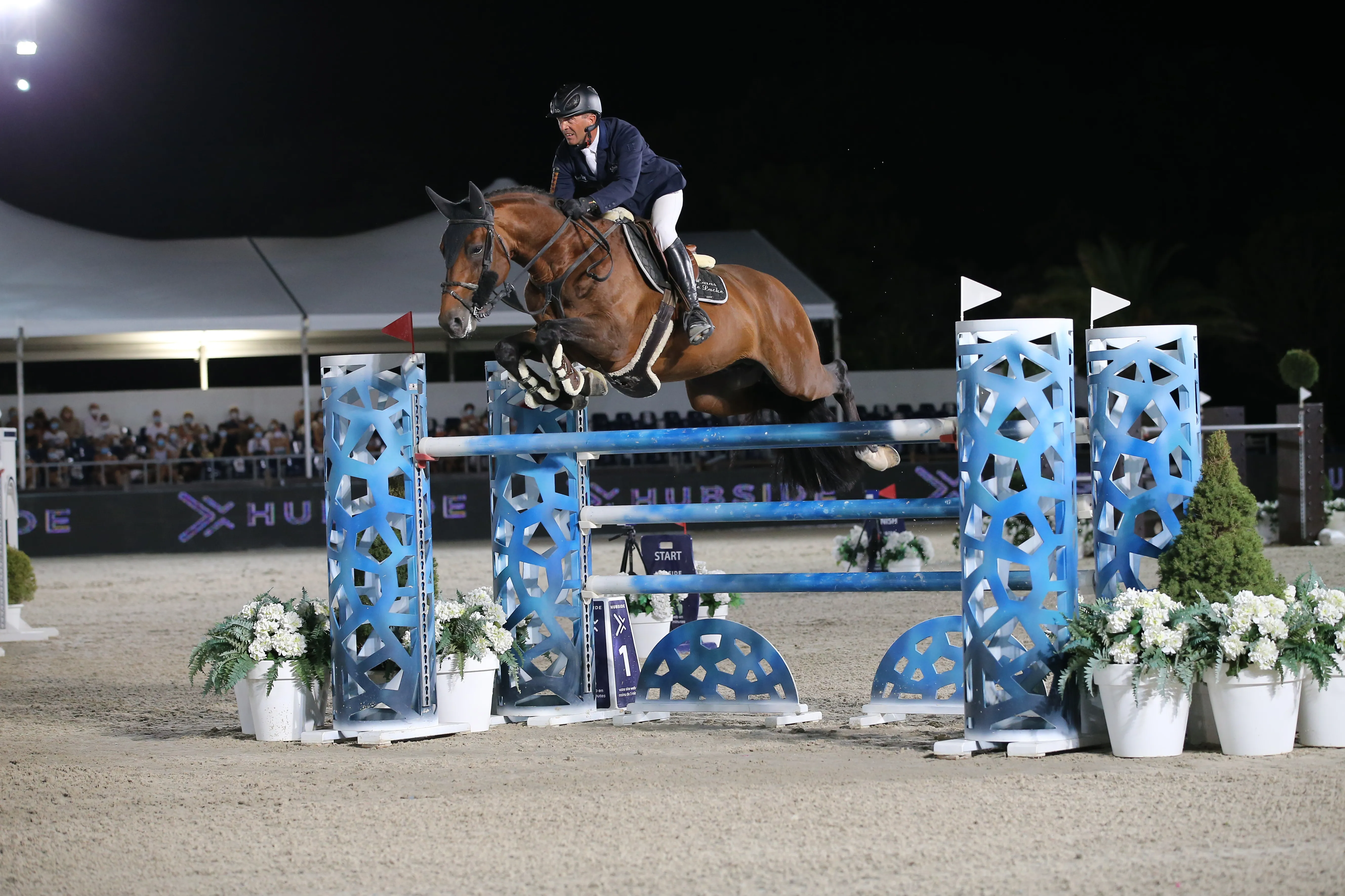 Laurent Goffinet et son cheval de tête Atome des Étisses à l'Hubside Jumping de Grimaud.